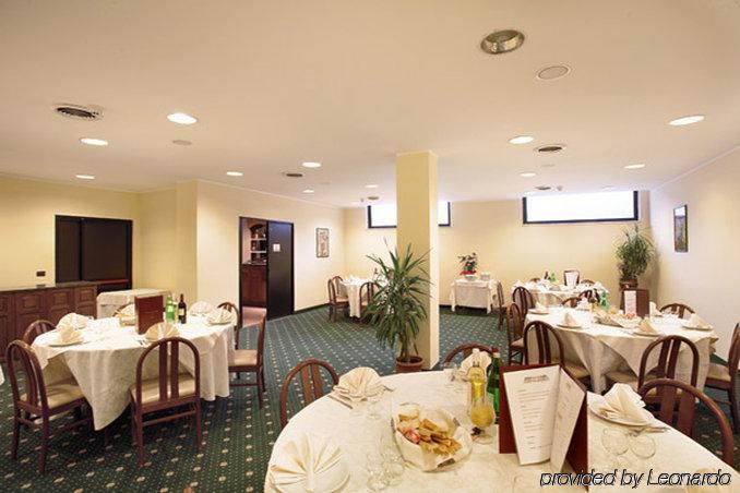Dropiluc Hotel Druento Restaurant foto